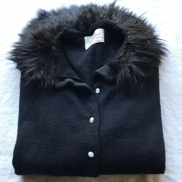 Vintage fur collar button up sweater - Picture 10 of 10